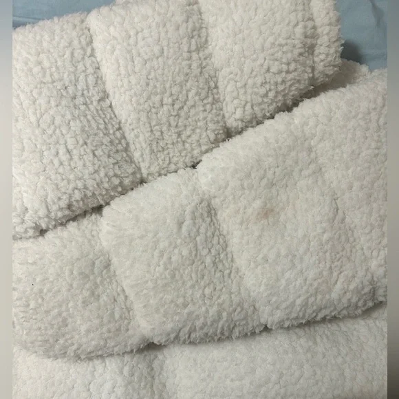 The North Face White Puffer Jacket - Picture 4 of 5